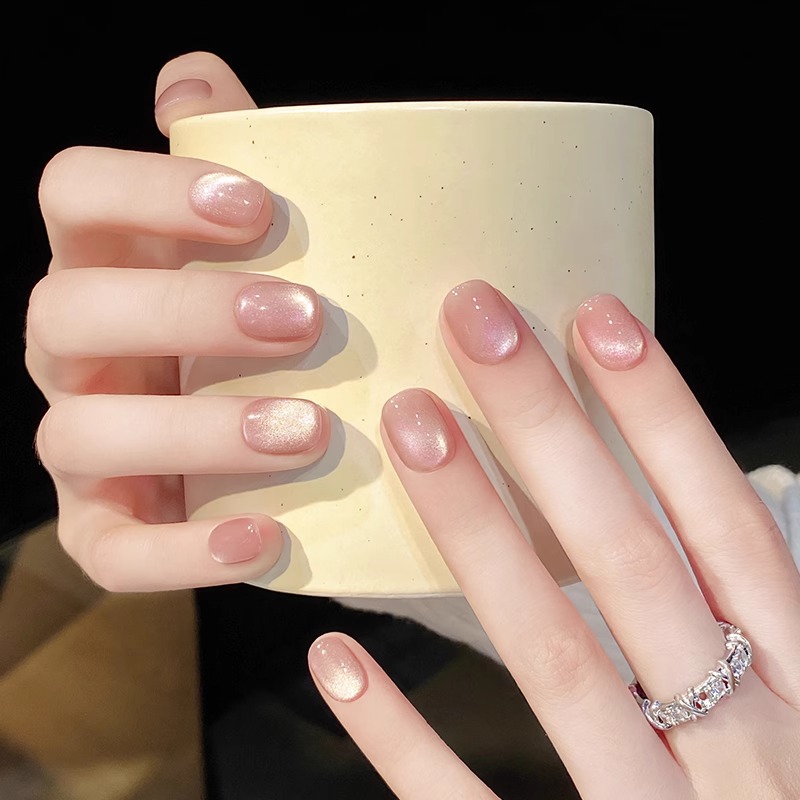 ピンククリスタルキャッツアイハンドメイドウェアネイルショートスタイルハイエンド絶妙なネイルアート完成偽ネイルパッチ2024新年スタイル