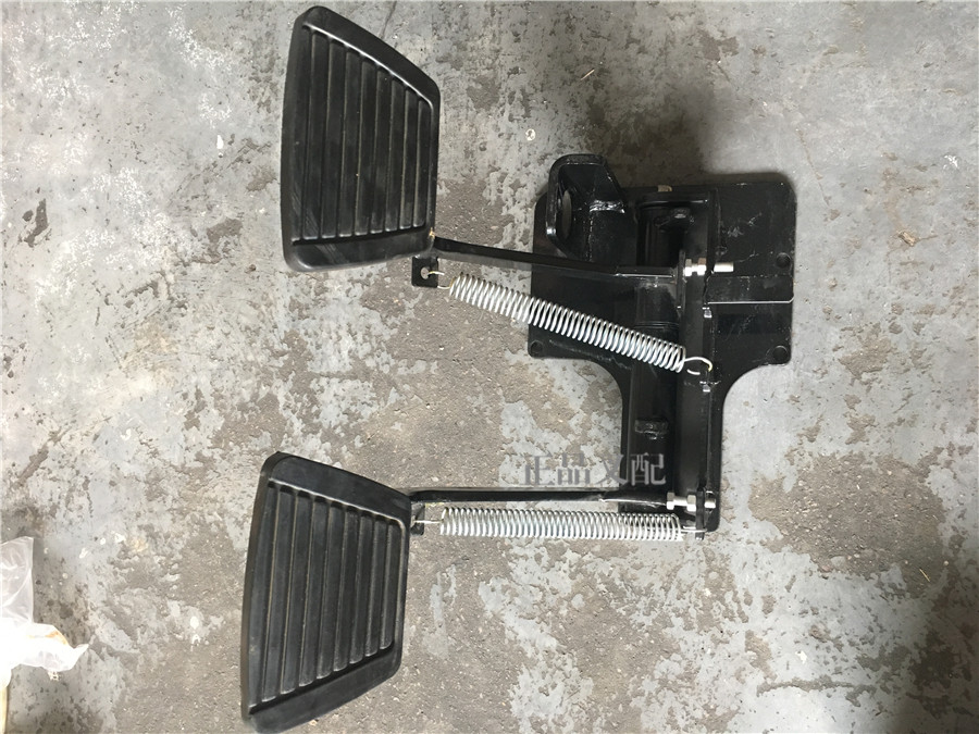 Forklift Accessories Pedal Brake Clutch Pedal Assembly for Hangzhou 3T Forklift Truck Match
