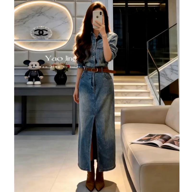Very Beautiful Denim Dress for Women, Early Spring 2026 New Style, High-End, Waist-Cinching, Slimming, Light Luxury, Slit Long Dress