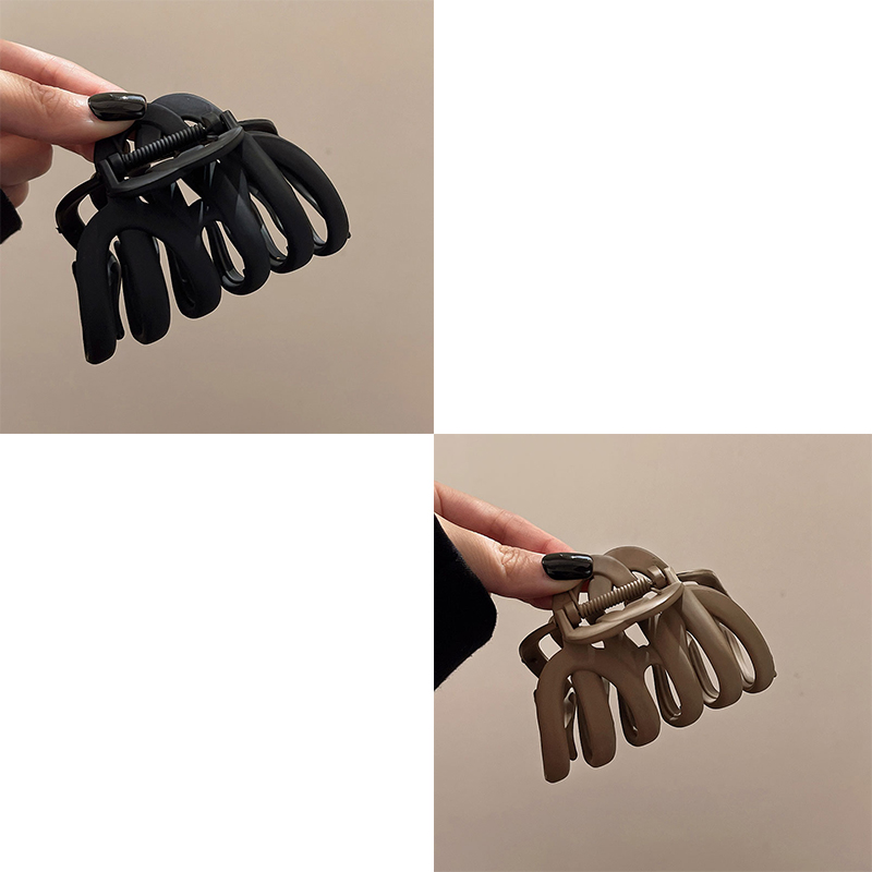 images 0:Lazy temperament grabs the quintet fashion large and short hair clip general lady pierced the shark clip