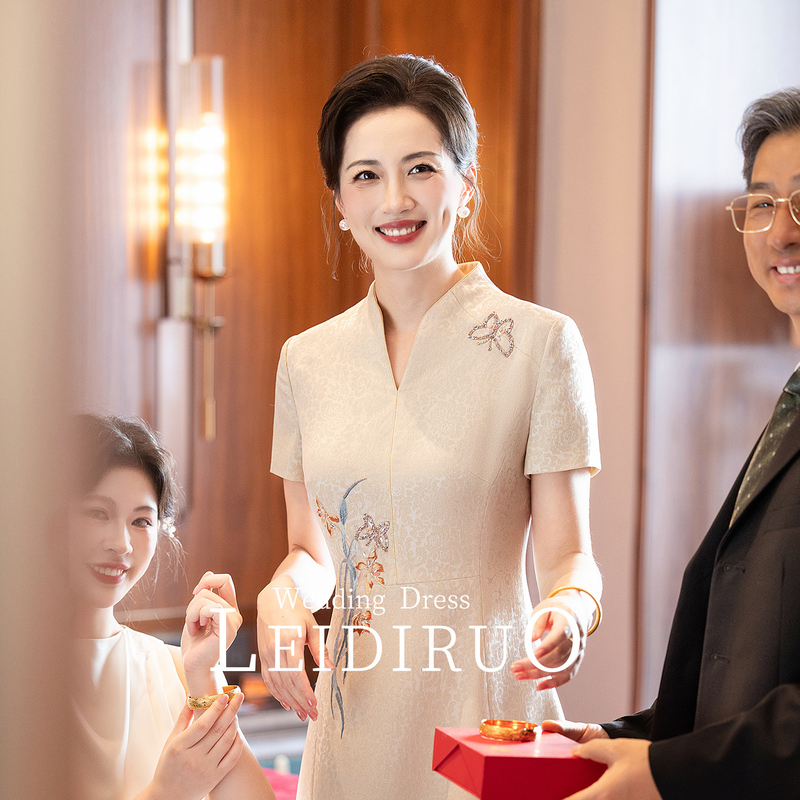 Letai Ruo's "Shallow Clouds Ii" Young Mother's Dress 2026 New High-End Elegant Mother-In-Law Outfit Wedding Banquet Cheongsam Letai Ruo's "Shallow Clouds Ii" Young Mother's Dress 2026 New High-End Elegant Mother-In-Law Outfit Wedding Banquet Cheongsam
