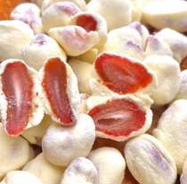 Milk-flavored strawberry balls 127g bag Internet celebrity snacks milk-flavored casual snacks Strawberry milk balls