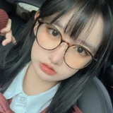 Чистые красно -ролежные очки рама рамы против легкого излучения.