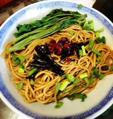 葱油拌面配方技术教程_财神笔记