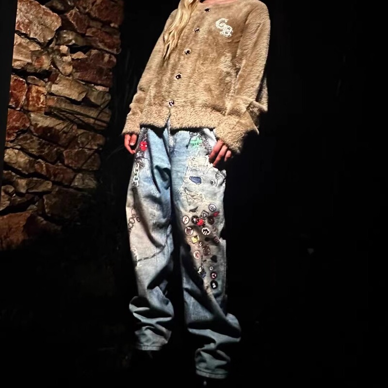 Goodbrand Light Luxury Autumn and Winter Wave-Patterned Badge Print Denim Pants Unisex Trousers Goodbasket Goodbrand Light Luxury Autumn and Winter Wave-Patterned Badge Print Denim Pants Unisex Trousers Goodbasket