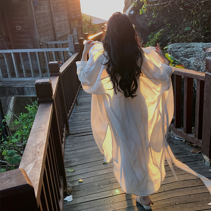 White Elegant Sun-Protective Shirt Jacket for Women, Spring and Summer, Unique Design, Mid-Length, Long-Sleeved, Loose-Fitting Outerwear Shirt White Elegant Sun-Protective Shirt Jacket for Women, Spring and Summer, Unique Design, Mid-Length, Long-Sleeved, Loose-Fitting Outerwear Shirt