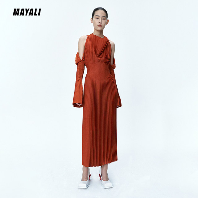 MAYALI22AW autumn and winter women's three-dimensional off-shoulder waist pleated mid-length backless dress