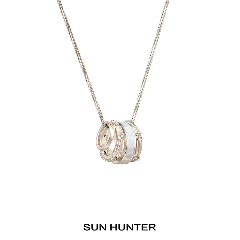 Sun Hunter Original Mother-Of-Pearl Iris Flower Multi-Circle Necklace Vintage Clavicle Chain with a Sense of Design for Women