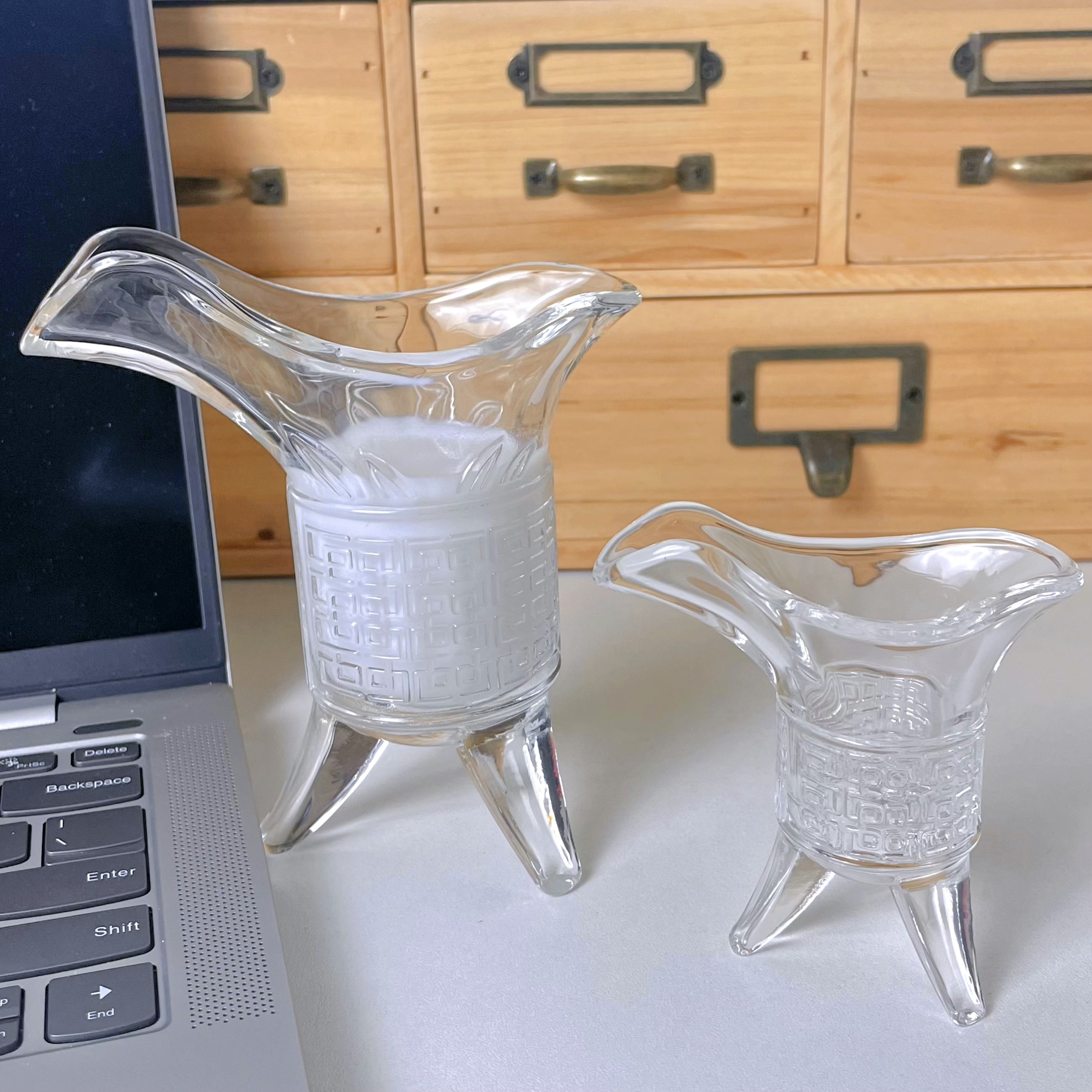 It's boring to experience the emperors drinking water creativity to blame for the glass-cup three-foot cup imitation of the ancient Baron Cup wine glasses-Taobao