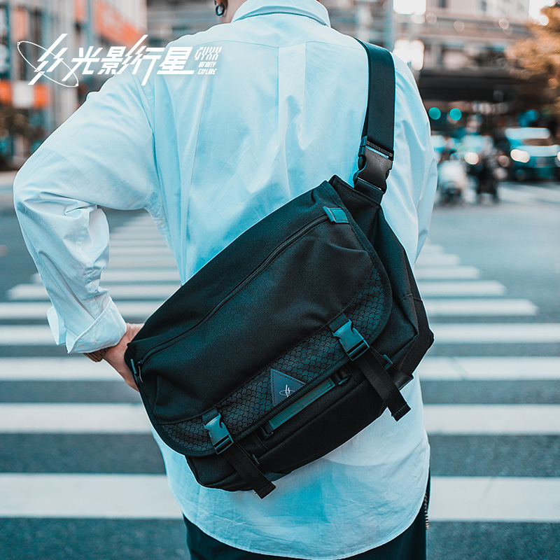 GYXX Light Shadow Planetary Functions Slanted Satchel men's single shoulder handheld 2022 new large capacity tidal postman computer bag
