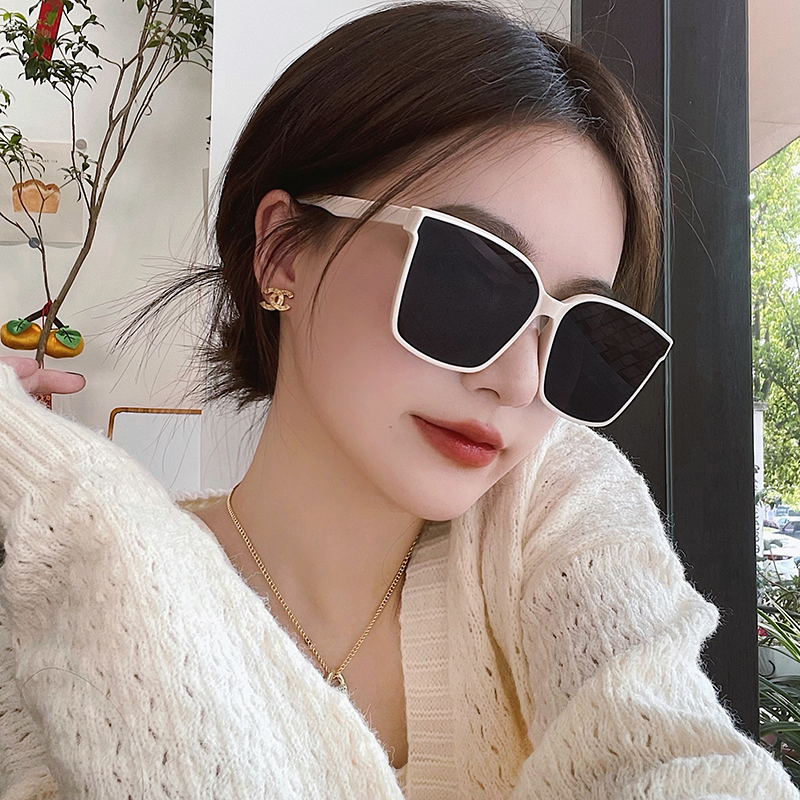 Sunglasses 2022 new wave female Korean version ins white polarized anti-UV sunglasses net red with a small face