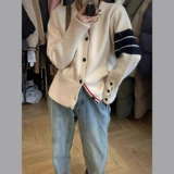 Короткий белый весенний свитер, куртка, трикотажный лонгслив