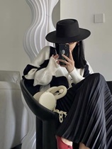 Everyone has one treasure a versatile retro French flat-top jazz hat womens autumn and winter woolen hat trend