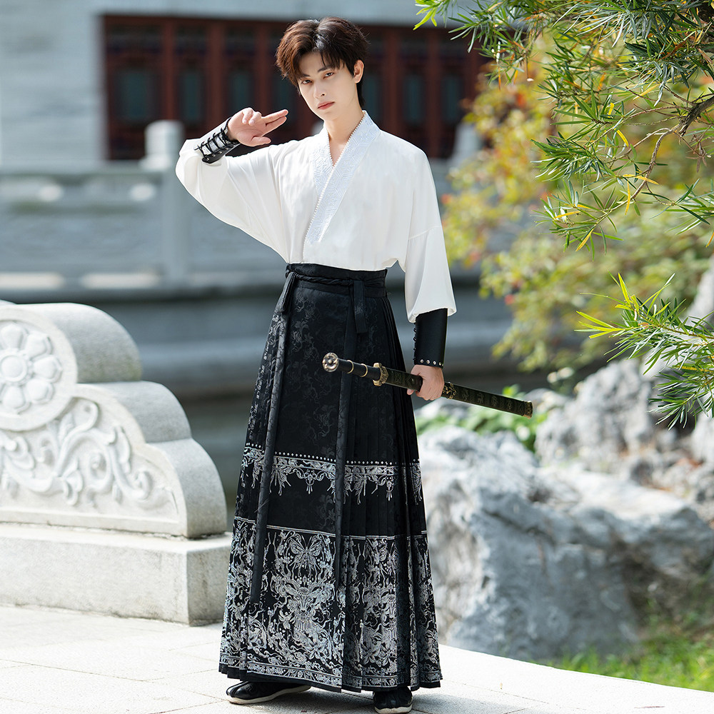 碎日龍金 織錦龍紋馬面裙 黒金色ロングスカート 明製漢服
