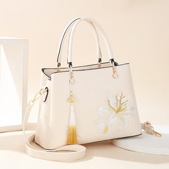 Niche Design, High-End New Chinese-Style Embroidered Bag for Women, Mother's Style, 2025 New Handbag, Shoulder Bag, Crossbody Bag