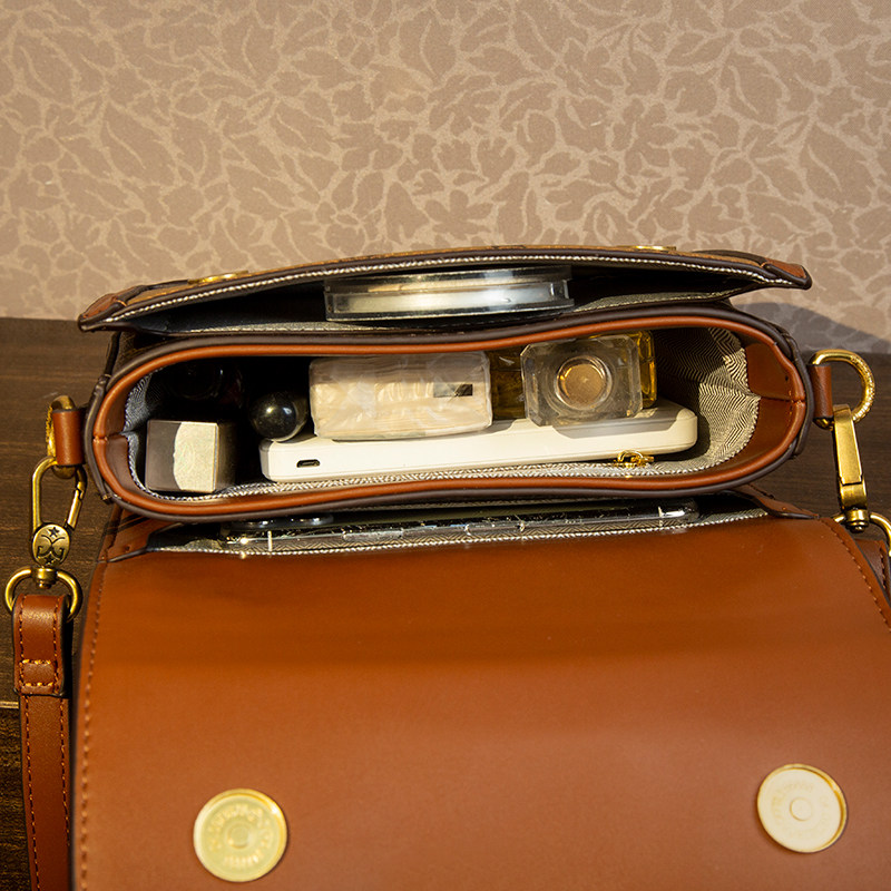 Women's New Bags 2025 High-End Texture Niche Women's Bags Fashionable Versatile Shoulder Crossbody Bag Hand-Held Small Square Bag