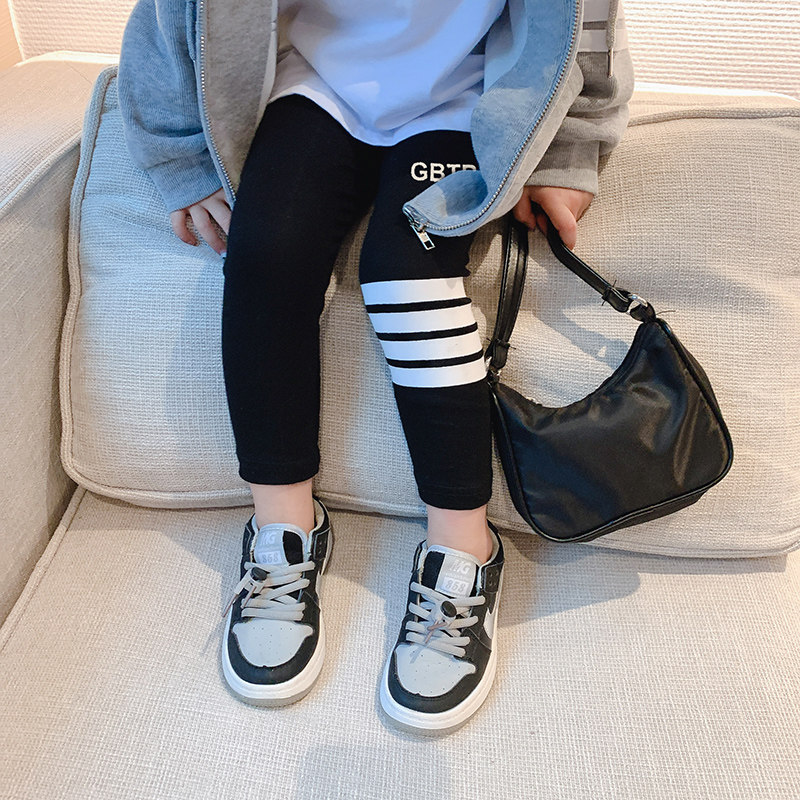 Girl's inside lap pants spring and autumn slim outside wearing 2022 new children's baby casual black polo 100 hitch pants