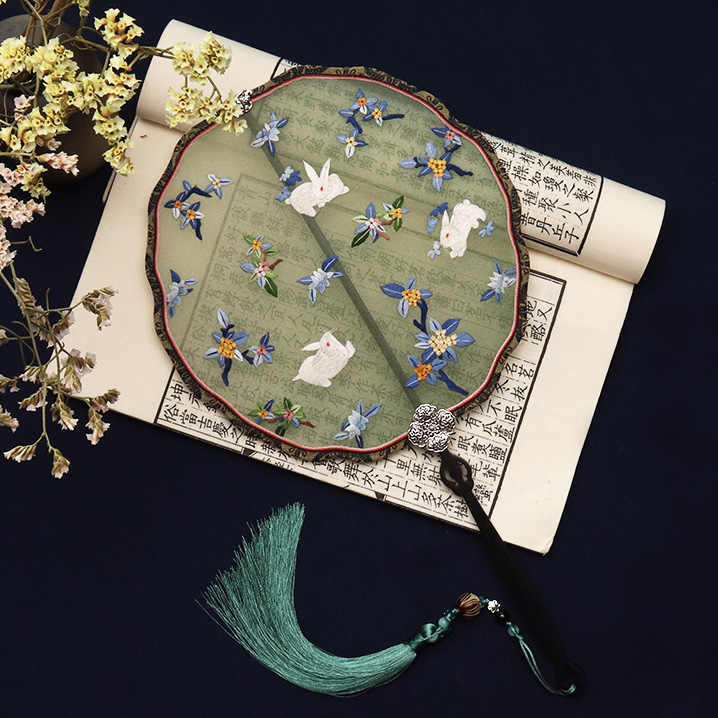Sieve Yuezhou Antique Renaissance Embroidery Fan Handicrafts with Han clothing Fan Old Fan