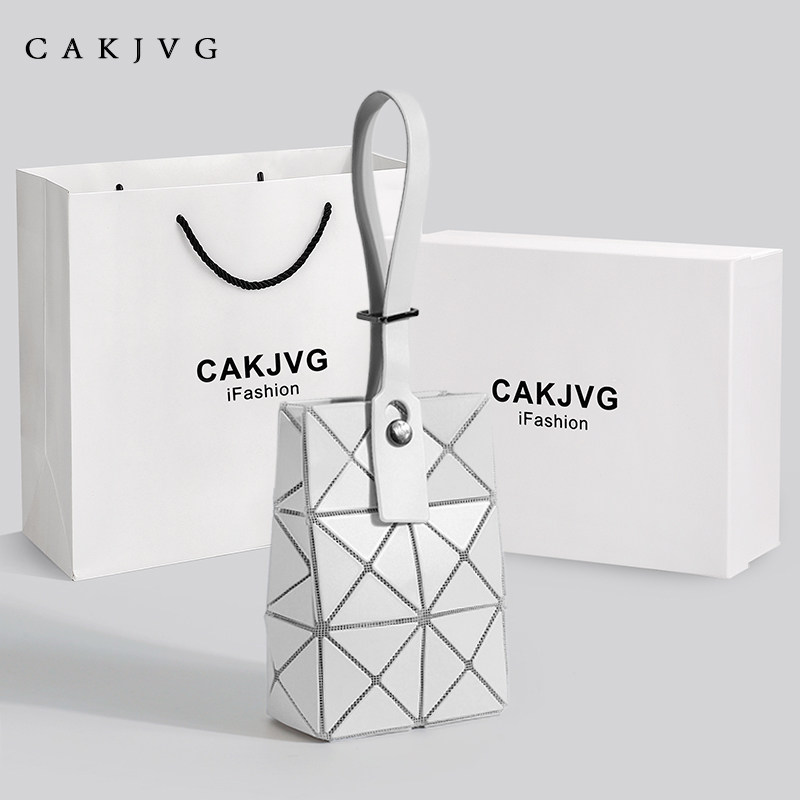 CAKJVG нишевая сумка 2024 новая модная геометрическая сумка в виде лазерного ромба, женская мини-сумка на запястье