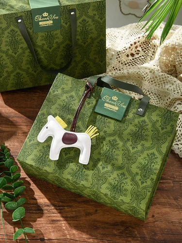 Выпускные подарки для отправки мальчиков и девочек подарка подарка подарки женская подруга бадарная компания практическая подарочная подарочная коробка для сотрудников высокого уровня