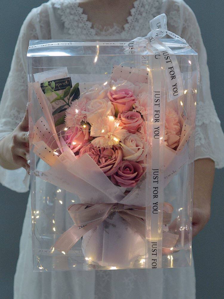 Mother's Day emulation bouquet gift box birthday to mom's flower carnation dried flower packaging delivered with a gift bouquet