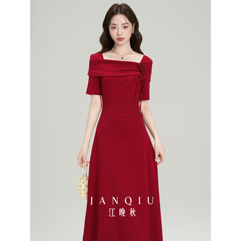 Jiang Wanzhou's French-Style Slim-Fit Elegant Square-Neck Dress for Women, New Summer Model, Suitable for Toasting and Everyday Wear, Long Dress