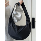 Универсальная небольшая дизайнерская вместительная и большая сумка через плечо для отдыха, коллекция 2023, тренд сезона