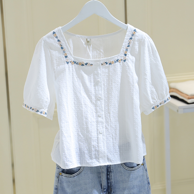 Hong Kong Square Collar Short Shirt Woman 2022 Summer New Design Sensation Small Crowd Loot Embroidered Short Sleeve Blouses
