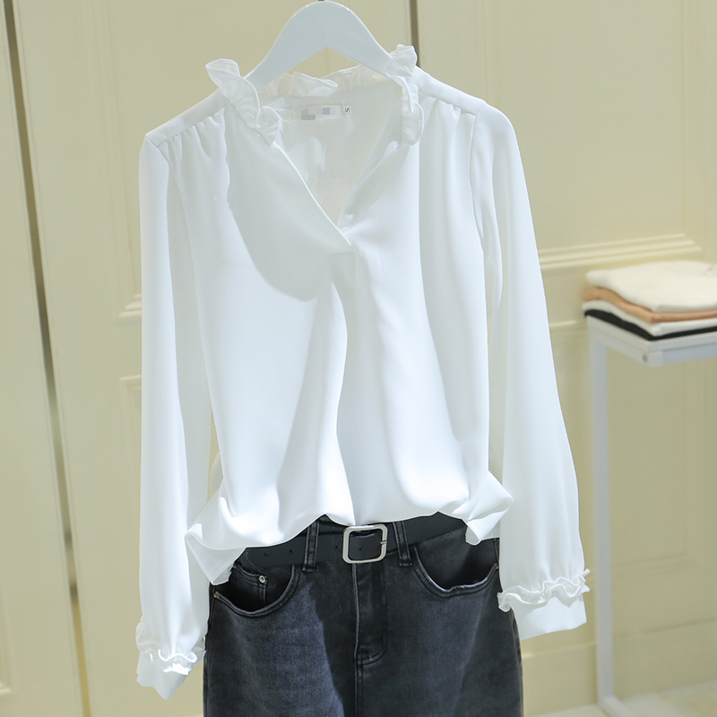Hong Kong V-neck white shirt with fungus edge for women's spring 2022 new design sense of niche light familiar loose long-sleeved shirt trend