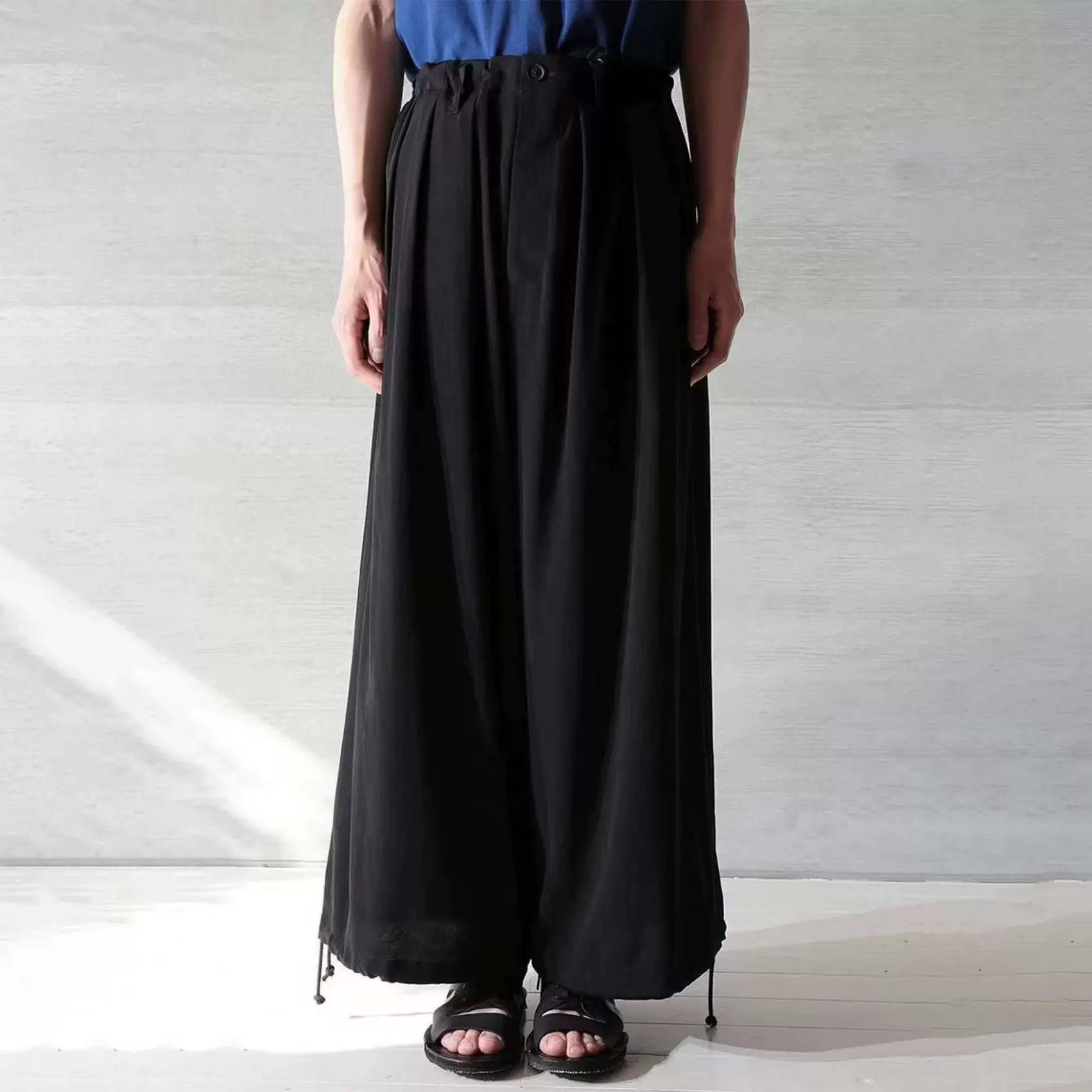 Small design balloon, trousers, trend of season, drawstring, loose straight fit