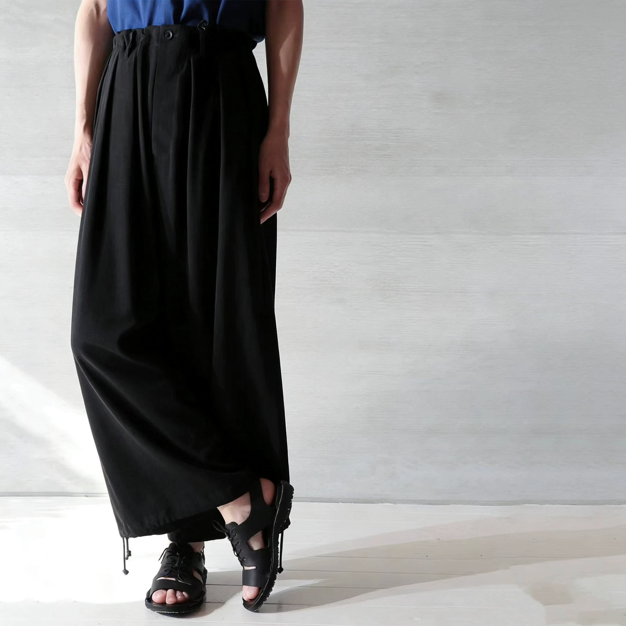 Small design balloon, trousers, trend of season, drawstring, loose straight fit