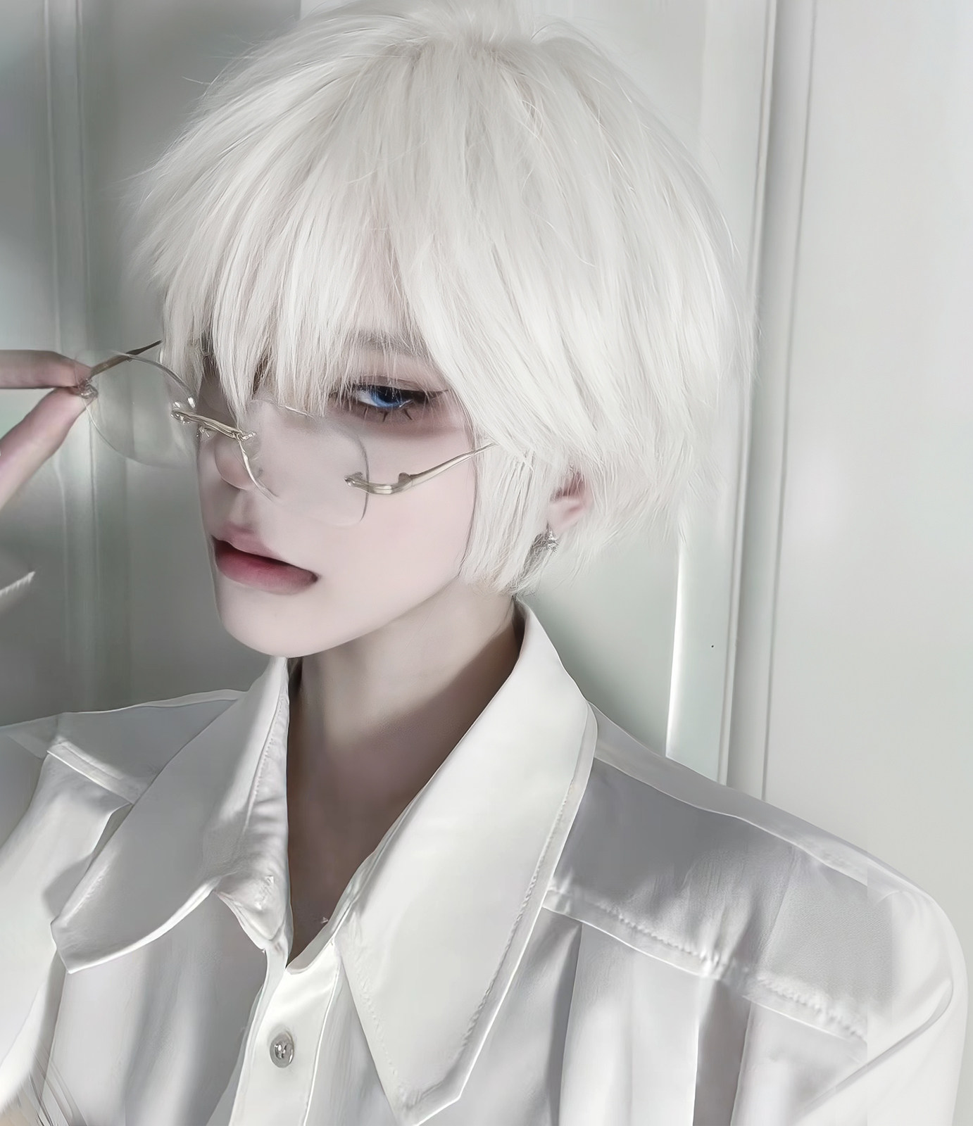 男生必看！5款漫畫少年感髮型推薦想要變身漫畫少年？髮型是關鍵！今天給大家分享5款超火的個性髮型，酷炫由你定義，總有一款適合你！✨ - 1️⃣ 港風復古, image size:1382x1600