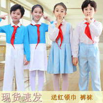 Childrens Grand Choral Performance to suit New Years Day New Years New Years primary and middle school students Feng Lins Tongan Chant Group Performance Suit