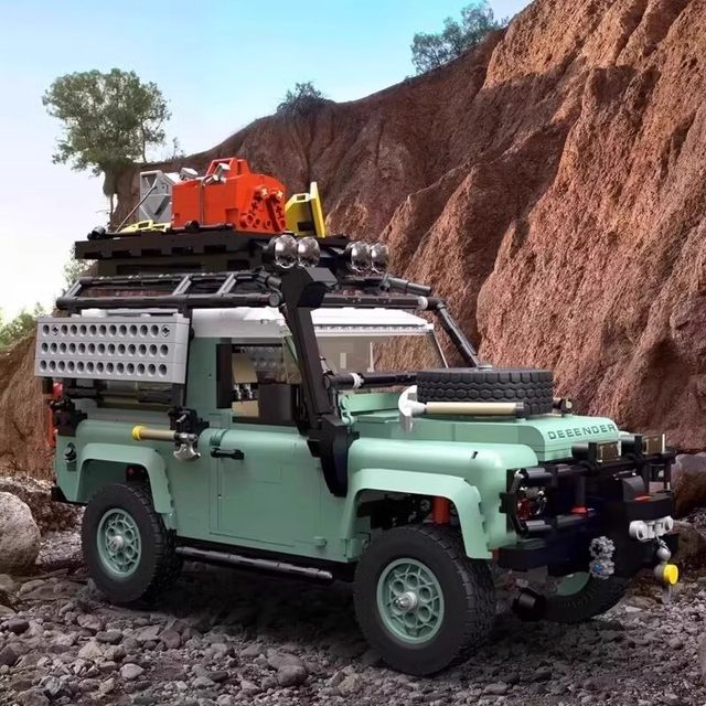 Land 1 Rover Classic Defender 90 off-road vehicle model mechanical set car assembly Chinese building blocks toy boy 10317