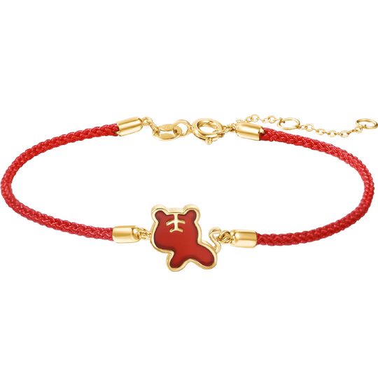 Fan qi's silver ornaments and red rope are original from the guochao dynasty