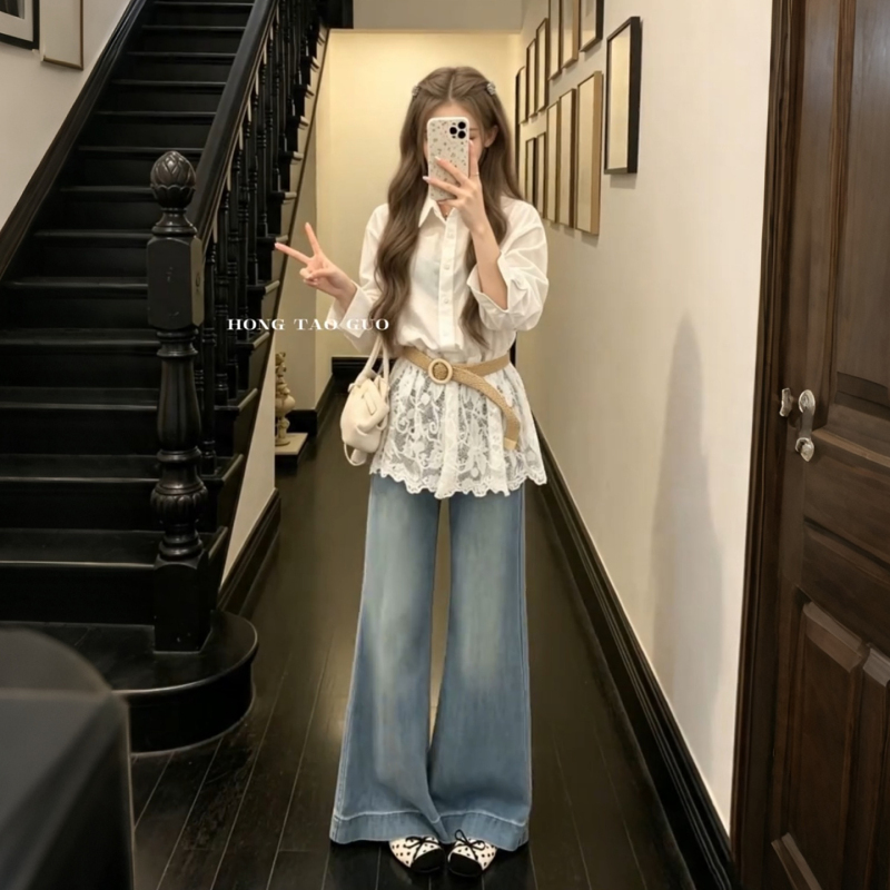 Early Autumn Outfit for Women, Korean Style Ootd, Complete Set of White Hollow-Out Patchwork Shirt and High-Waisted Jeans Two-Piece Set