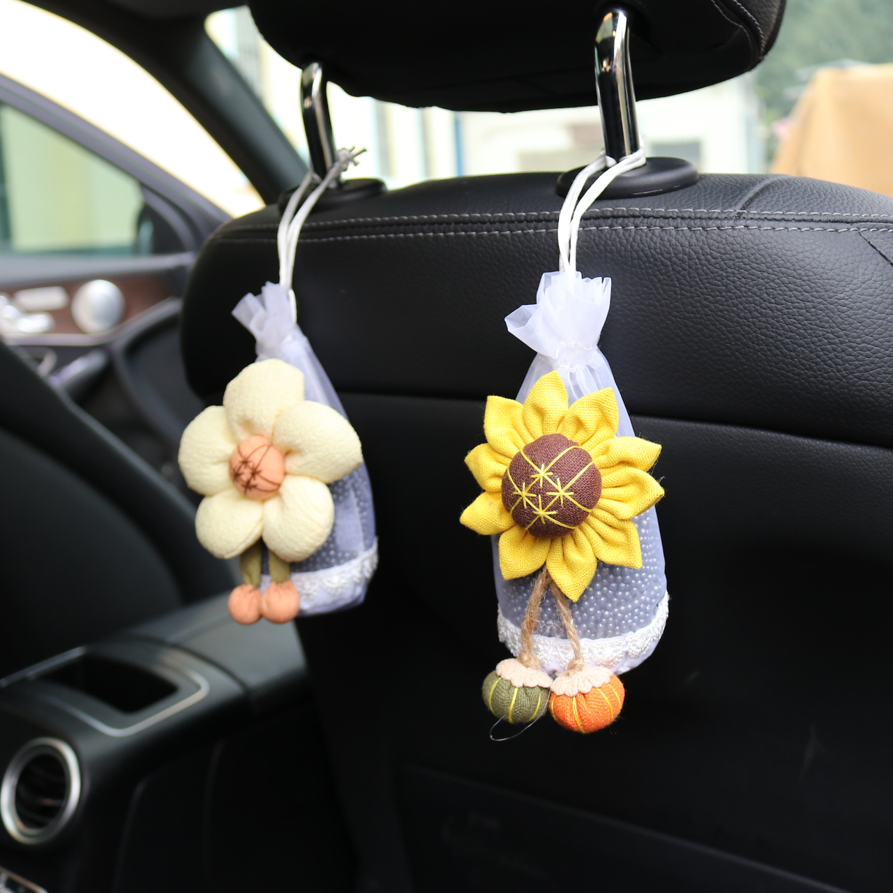 The Elegant Flowers car used in addition to the taste activated carbon Package New car except formaldehyde Peculiar Smell Bamboo Charcoal Bag Live On-board