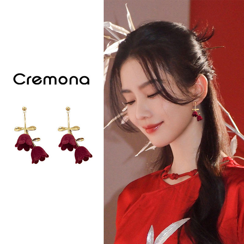 Red Flowers Triangle Ear Clip Woman Retro Plush Tea Ensemble No Earrings Earrings Small Crowd Unique Temperament New Year Earrings-Taobao