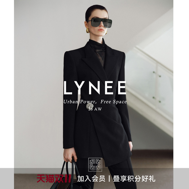 [Celebrity Style] Lynee [Black Label Interlude] Metal Buckle Wool Suit with Raised Shoulders and Berber Fleece Lining