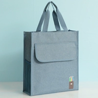 Светло -голубая цветная ручка