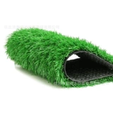 Фальшивая газонная подушка зеленый пластиковый ковер на открытом воздухе