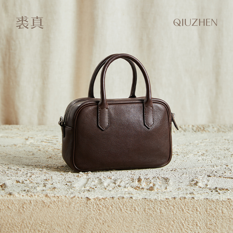 【芸能人推薦】Qiuzhen Kuankuan バッグ 植物タンニンなめし牛革 カジュアル クロスボディバッグ シングルショルダー ポータブル ボウリングバッグ 女性用