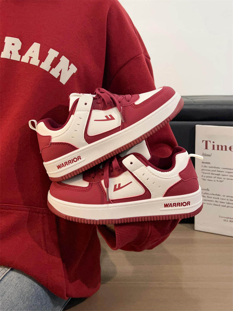 Pull-Back Wine Red White Sneakers for Women 2026 New Spring and Autumn Versatile Sneakers Retro Casual Shoes Thick-Soled Couple Shoes