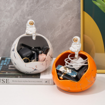 Xuanguan entrance to the doorway Creative placing the key of the shelve Astronauts Accommodating Box Pendulum of the Living Room Table Decoration