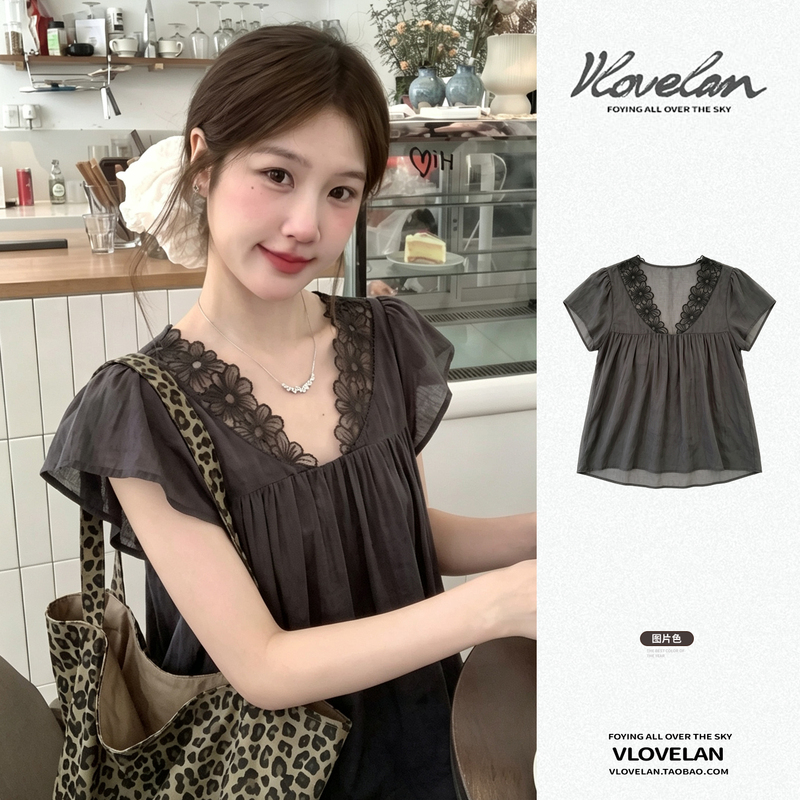 French-Style Gentle V-Neck Lace-Trimmed Babydoll Shirt for Women, Summer Design with a Youthful and Elegant Vibe, Loose Short-Sleeve Top French-Style Gentle V-Neck Lace-Trimmed Babydoll Shirt for Women, Summer Design with a Youthful and Elegant Vibe, Loose Short-Sleeve Top