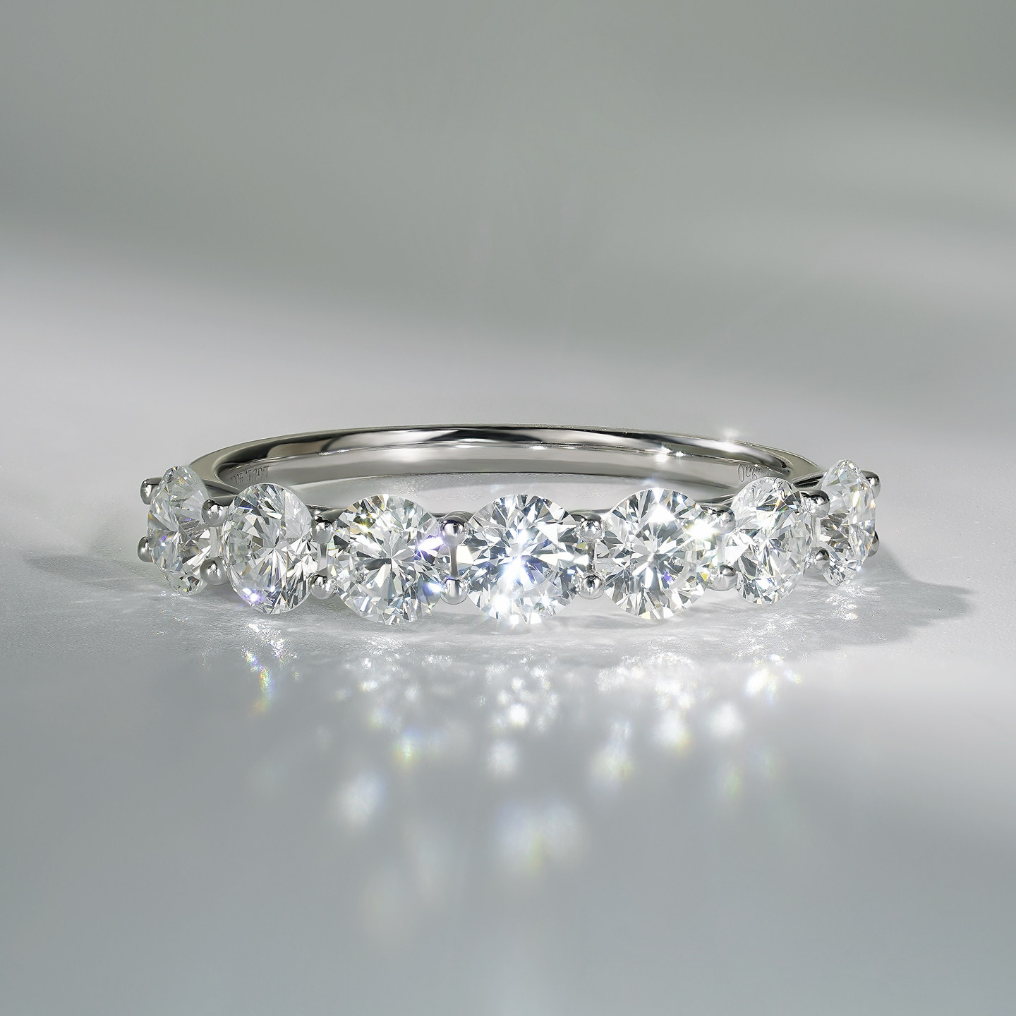 Luxury Pearl PT950 platinum diamond ring seven princesses row of diamonds row of rings cultured diamond ring genuine