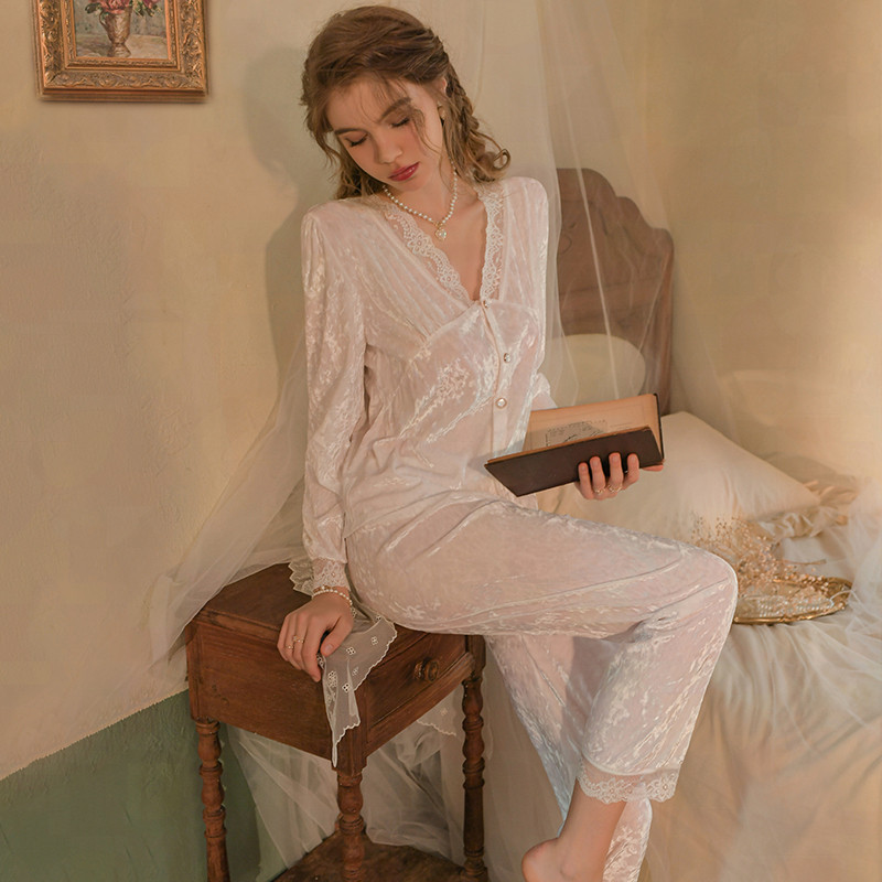 为什么选择2026年秋冬爆款法国APOTCARE法式金丝绒睡衣？