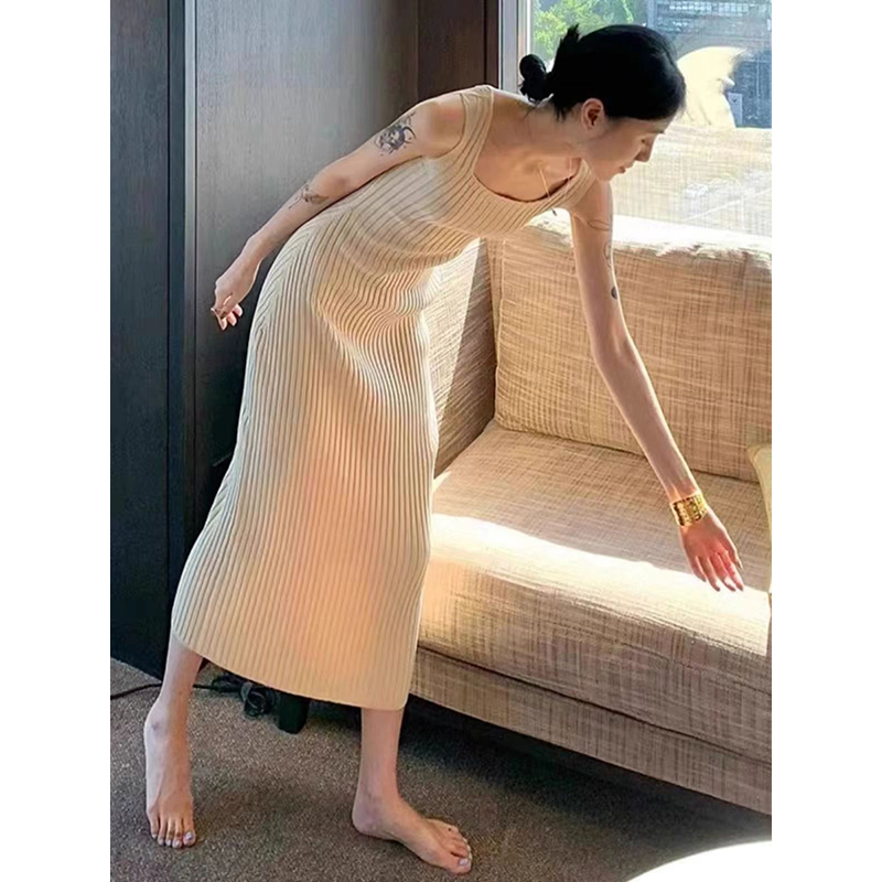 Simple and Elegant Ribbed Mid-Length Camisole Dress, New Slim-Fit Knit Dress for Petite Figures
