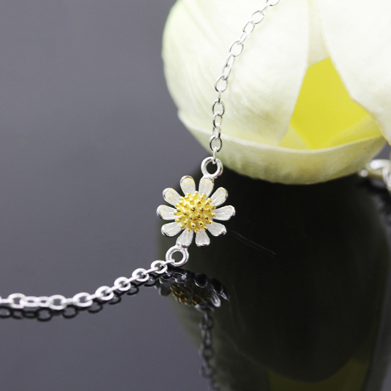Manufacturer's High-End Silver-Plated Daisy Bracelet, Female Style, Fresh and Simple Sunflower Bracelet Jewelry Manufacturer's High-End Silver-Plated Daisy Bracelet, Female Style, Fresh and Simple Sunflower Bracelet Jewelry