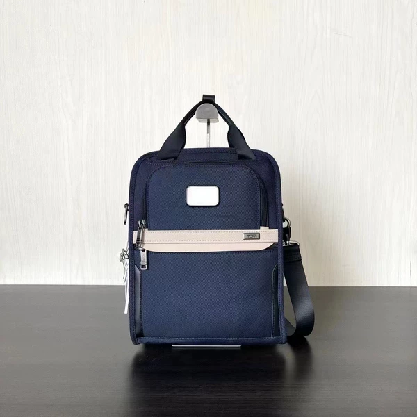 Товары от 依依箱包